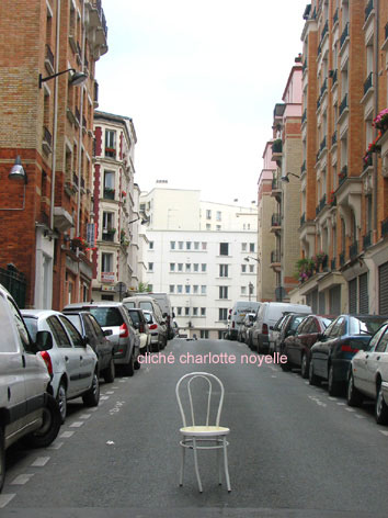 La chaise blanche (rue Tourneux)